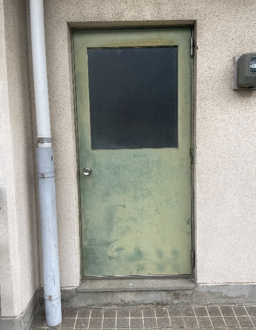 建物出入口ドア交換 施工前